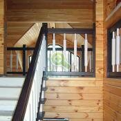 Лестница в деревянном доме